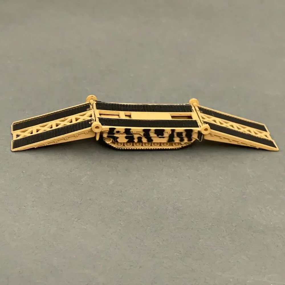 1998 LGTI Galoob Mirco Machines Military Armor Vehicle Tank Landing Bridge